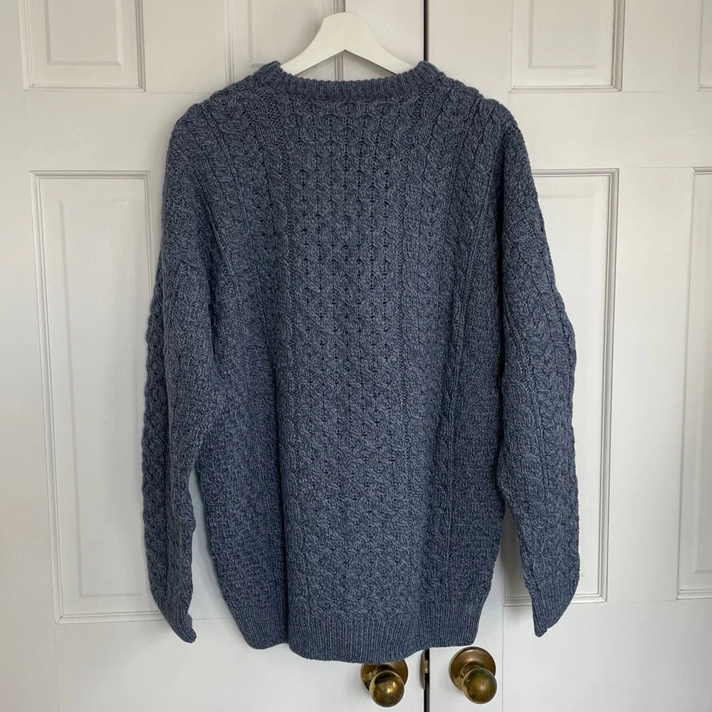 Carraig Donn Men’s Aran Wool Sweater - Picture 3 of 5